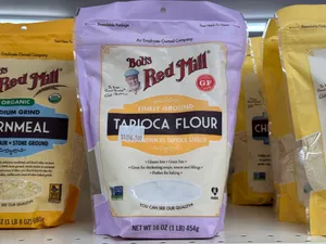 Finely ground tapioca flour/tapioca starch for thickening soups, sauces and fillings.