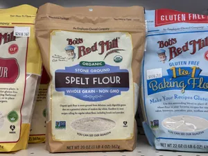 Whole grain, stone ground non-GMO spelt flour for baking bread and pancakes.