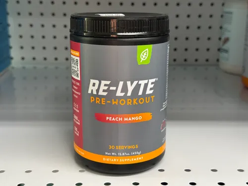 Pre-workout juice powder that provides electrolytes, BCAAs and other ingredients to prepare you for your gym workout.