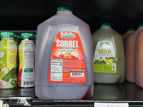 Sorrel juice with ginger extract, vitamin C and rum flavouring (non-alcoholic).