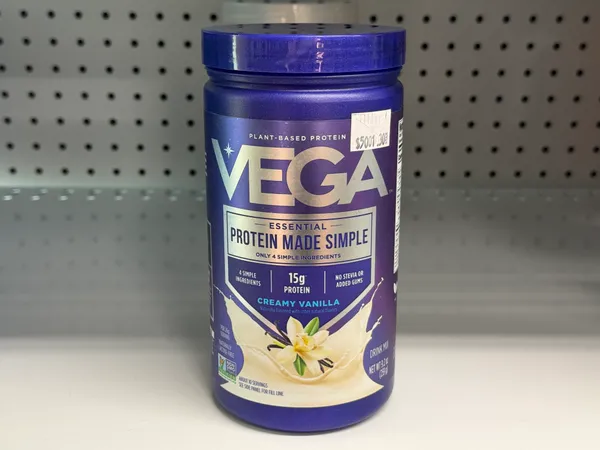 Creamy vanilla pea protein powder.