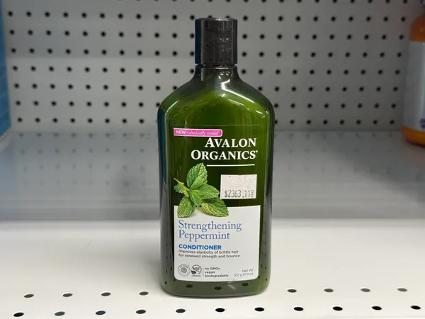 Peppermint-containing to improve elasticity of brittle hair. 