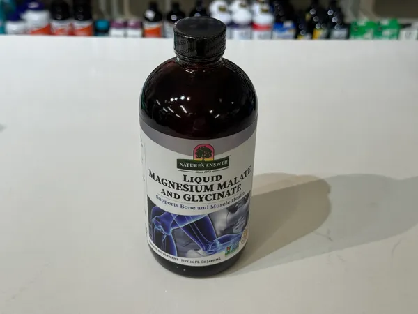 Liquid magnesium glycinate malate supplement.