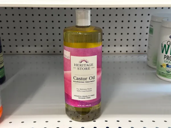 Ricinus Communis cold-pressed castor seed oil for use in castor packs. 